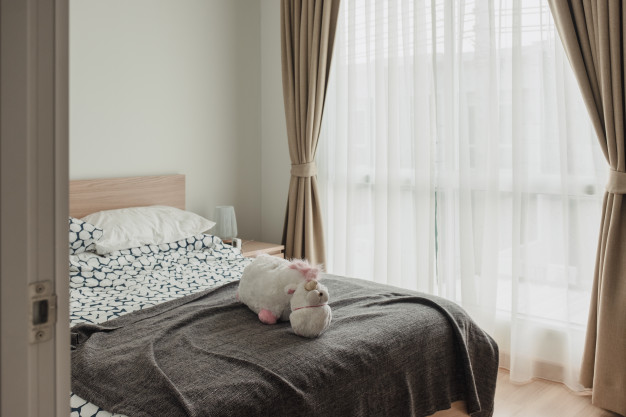 CURTAINS & BLINDS
